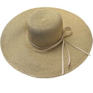 Elegant Tan Wide-Brimmed Sun Hat with Golden Hints